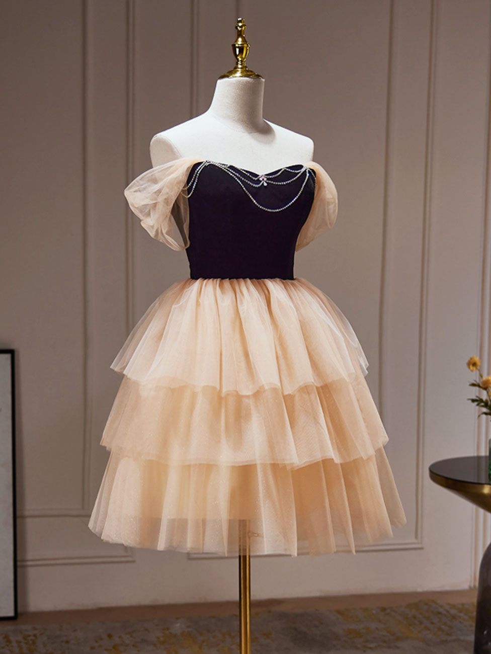 A-Line Sweetheart Neck Tulle Champagne Short Prom Dress, Champagne Hom dresstby A-Line Sweetheart Neck Tulle Champagne Short Prom Dress, Champagne Hom dresstby