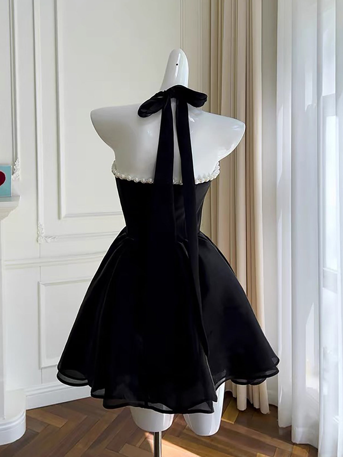 A-line Sweetheart Neck Black Short Homecoming Dress with Beads