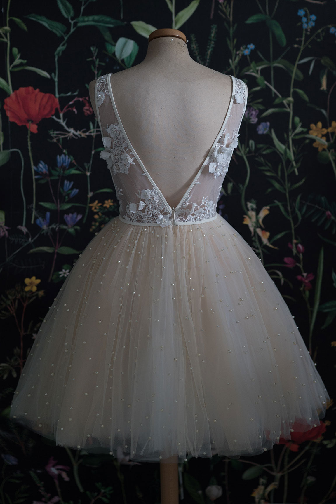 Champagne v neck tulle beads short prom dress tulle homecoming dress