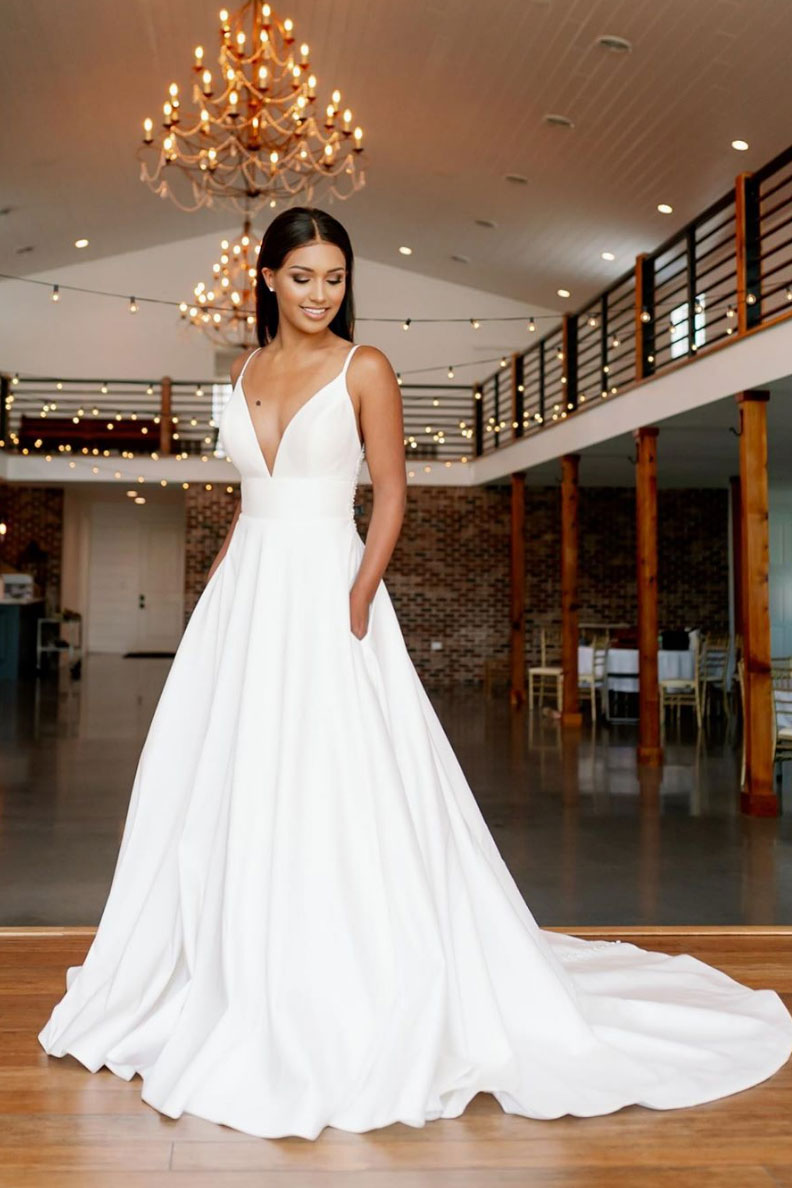 V Neck White Formal Dresses Long Sleeve White Chiffon Long Formal