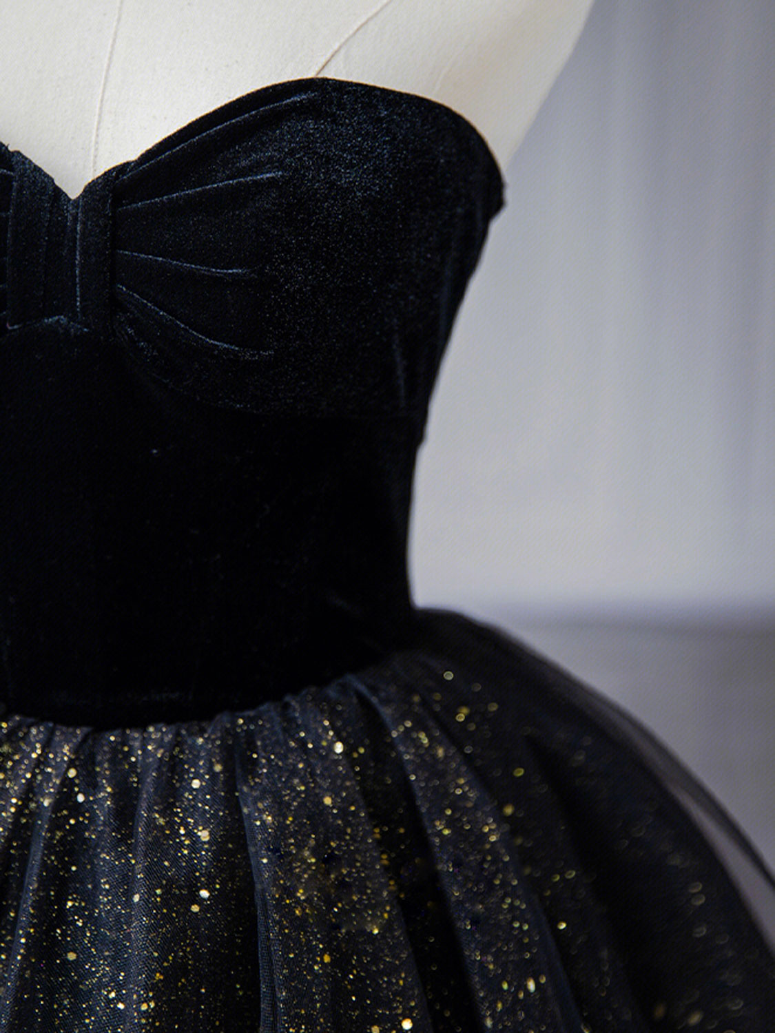 Black Sweetheart Neck Tulle Long Prom Dress