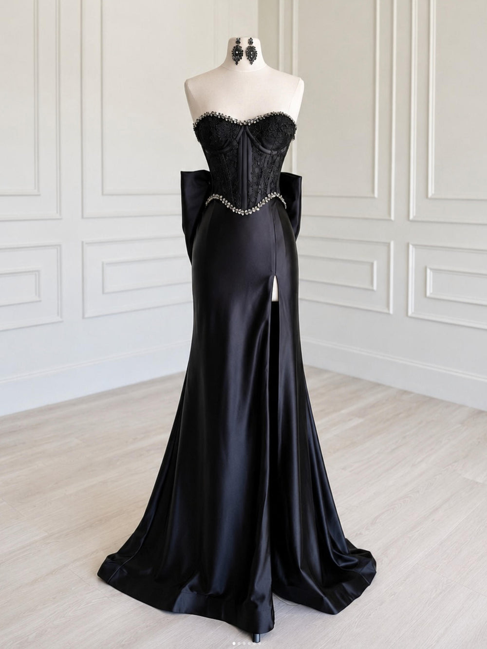 Mermaid Sweetheart Satin Sweep Train Lace Black Long Prom Dress with Beads