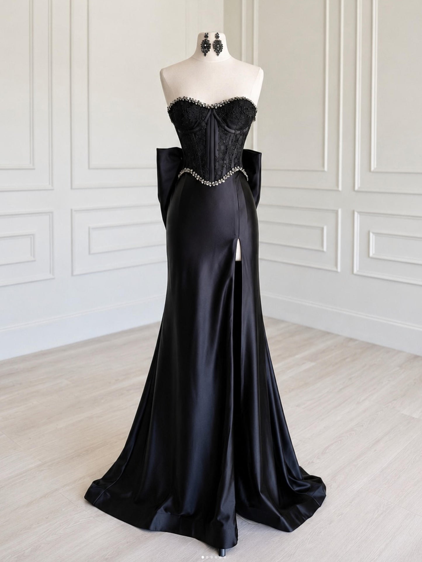 Mermaid Sweetheart Satin Sweep Train Lace Black Long Prom Dress with Beads