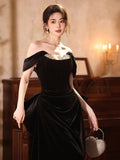 Mermaid Sweetheart Neck Velvet Black Long Prom Dress with Beads