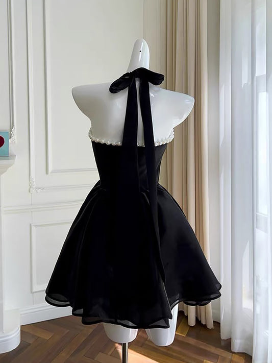 A-line Sweetheart Neck Black Short Homecoming Dress with Beads