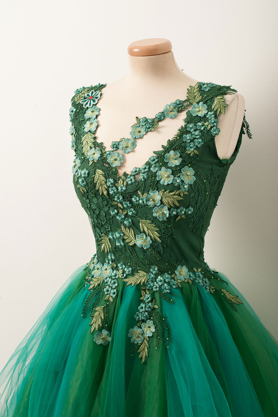 Unique v neck green tulle lace short prom dress green homecoming dres dresstby