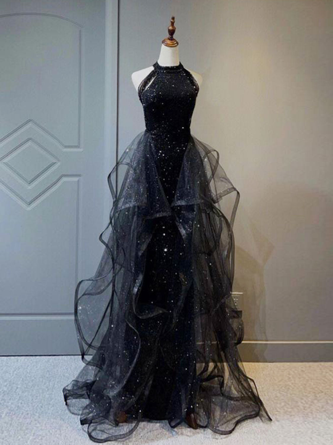 Black A-Line Tulle Long Prom Dresses